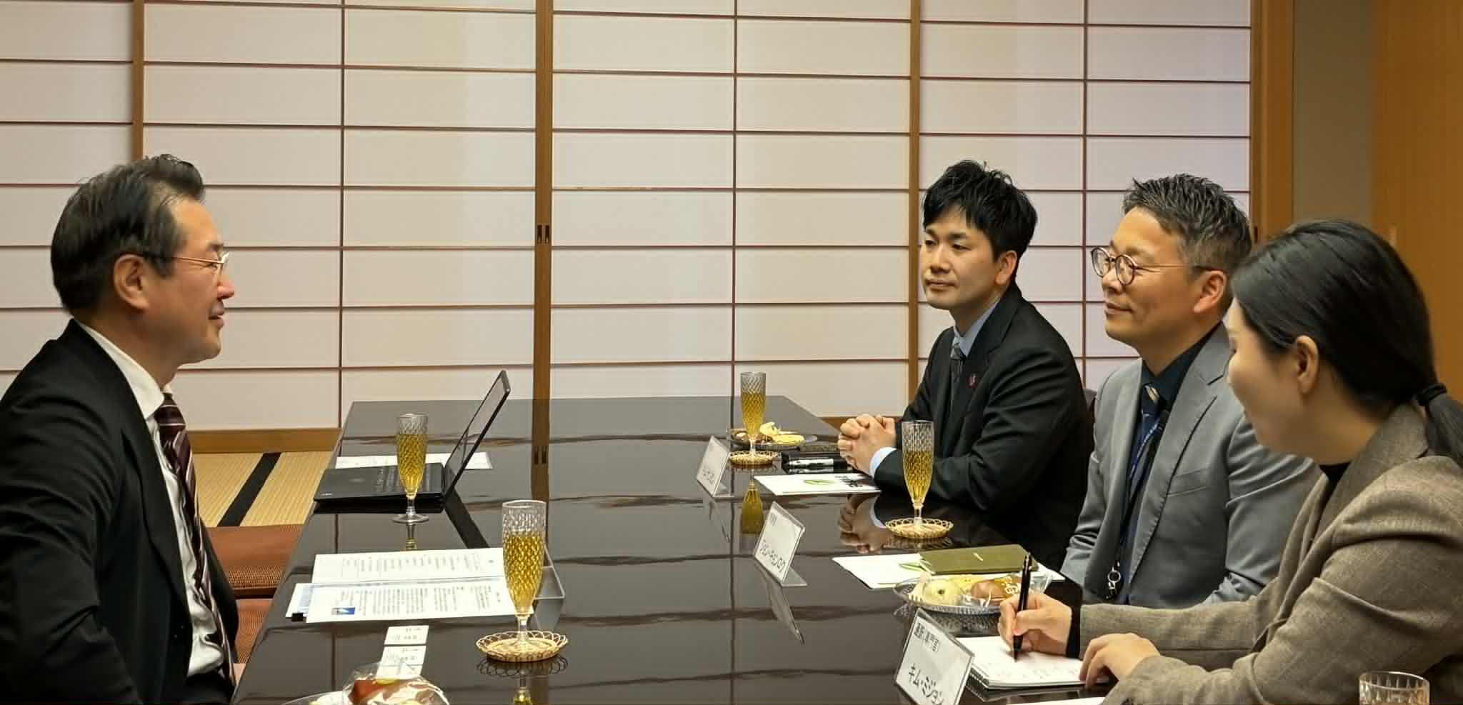 2025年10月27日(月)国際局【韓国大使館のジョン・キョンロク商務官と面談】