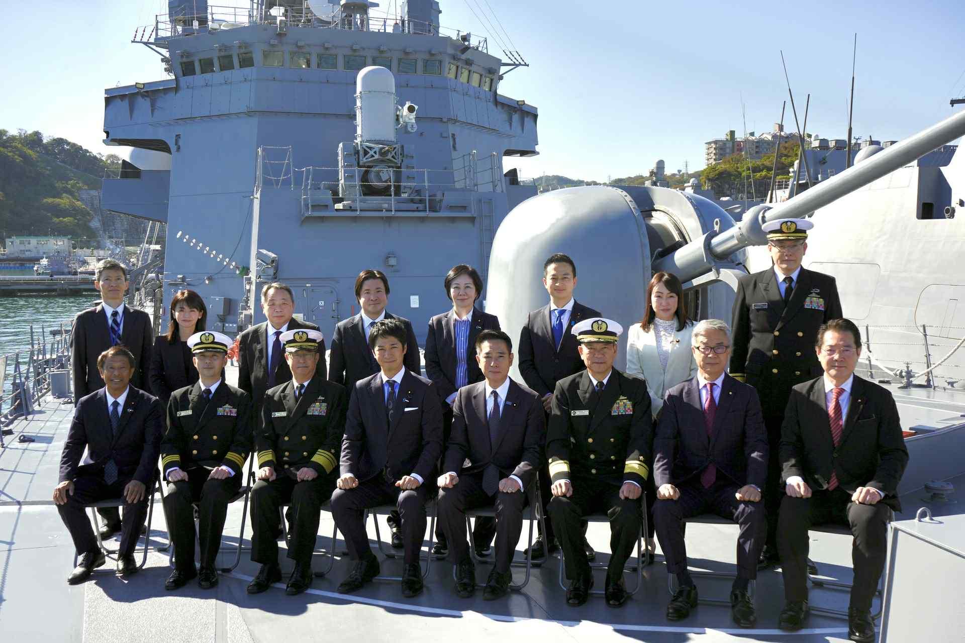 2025年11月10日(月)【安全保障調査会　海上自衛隊視察(横須賀)】