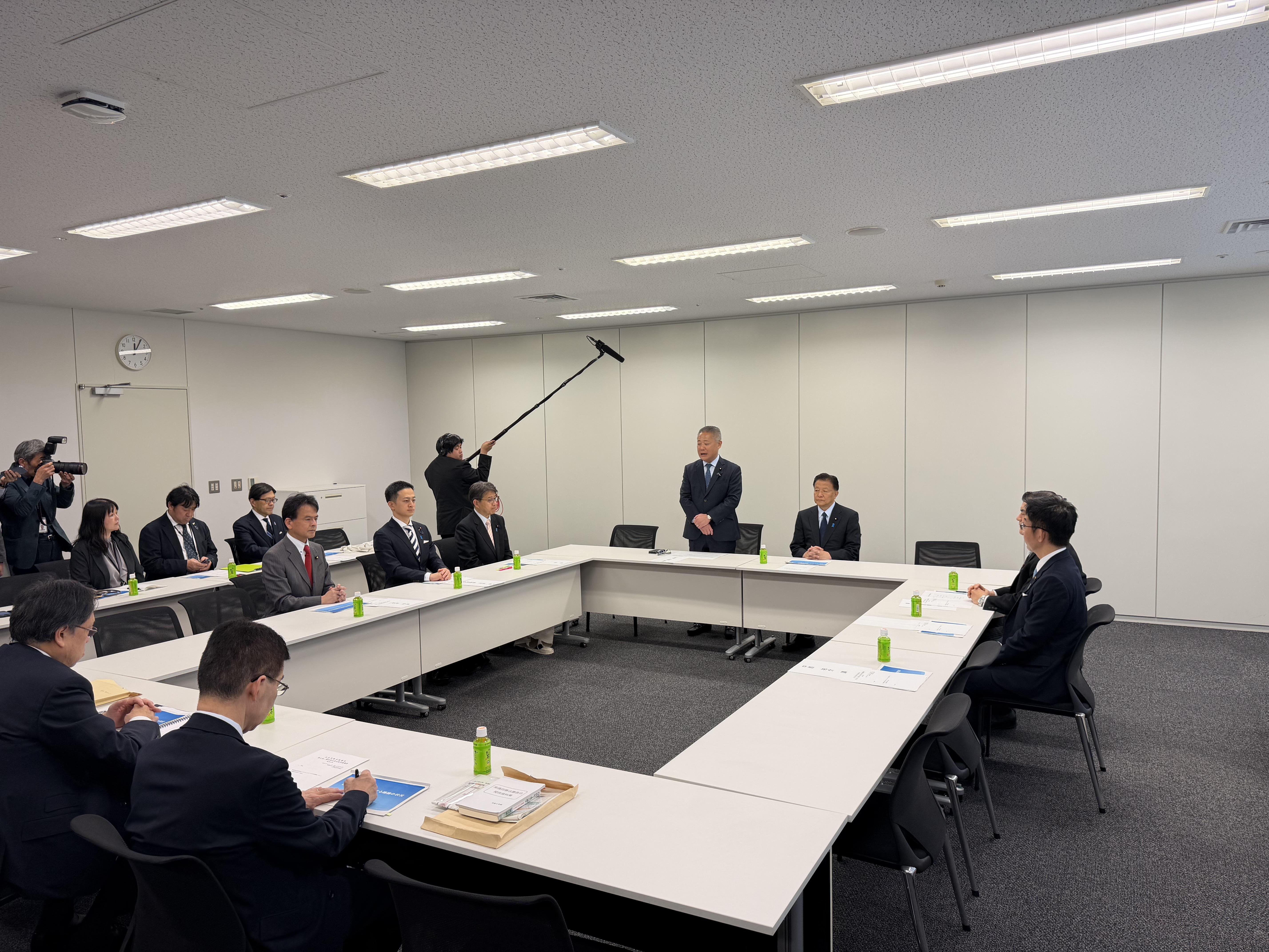与党憲法改正条文起草協議会が行われました