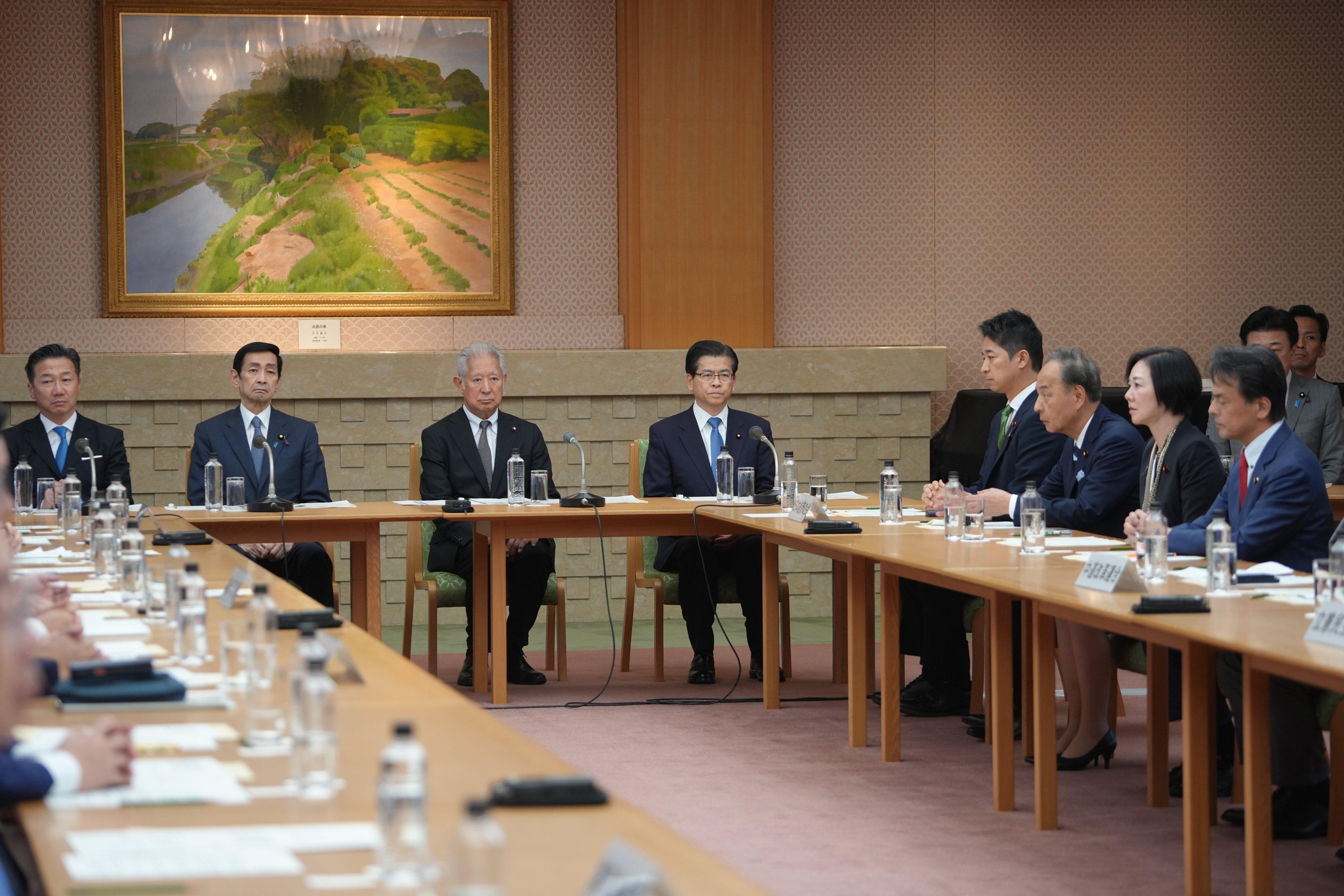 皇位継承に関する全体会議が行われました